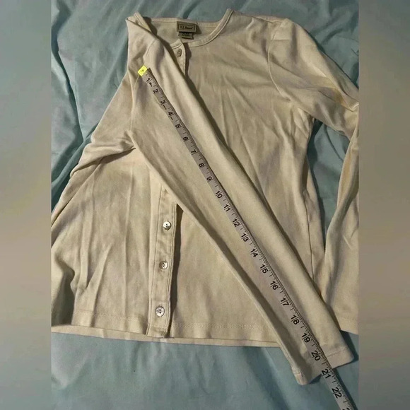 L.L. Bean Pima cotton button up cardigan top. Cream. Sz: XS. Soft. Long sleeve. - Picture 10 of 10